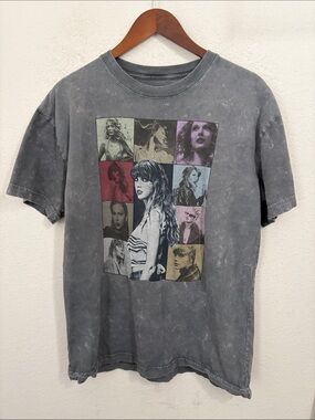 Taylor Swift Women's Gray Washed Graphic Band Concert T-Shirt Short Sleeve S